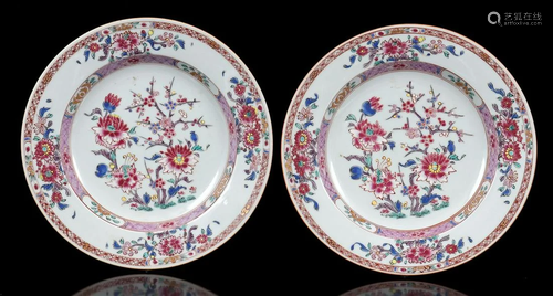 2 Famille Rose porcelain dishes, around 1800