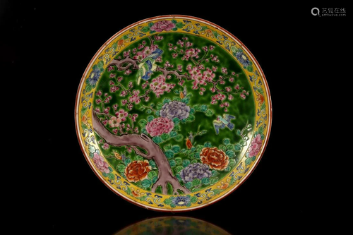 Japanese porcelain dish with polychrome decoration