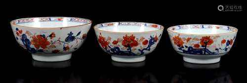 3 Chinese porcelain bowls with Imari decor