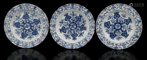 3 porcelain dishes with blue decoration of flowers