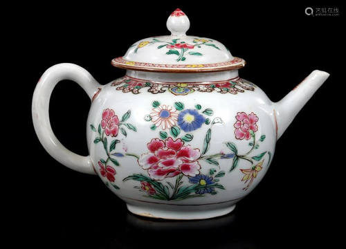 Chinese porcelain teapot with Famille Rose decoration