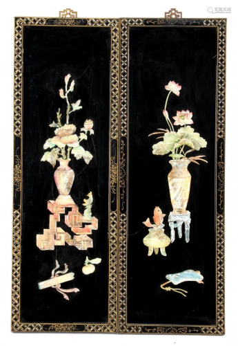 2 Oriental lacquer panels with soapstone relief dÃ©cor