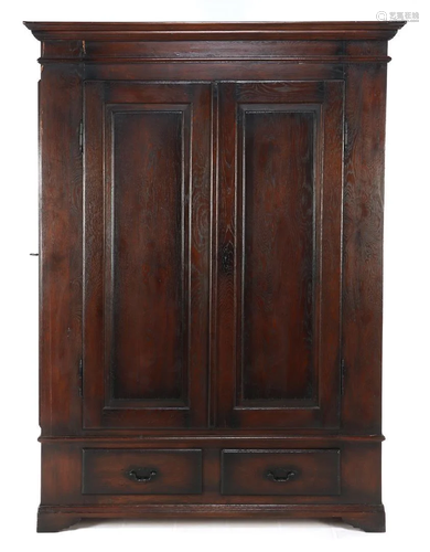 Oak 3-door cabinet with 2 drawers