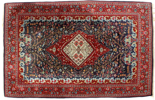 Hand-knotted carpet with Oriental dÃ©cor