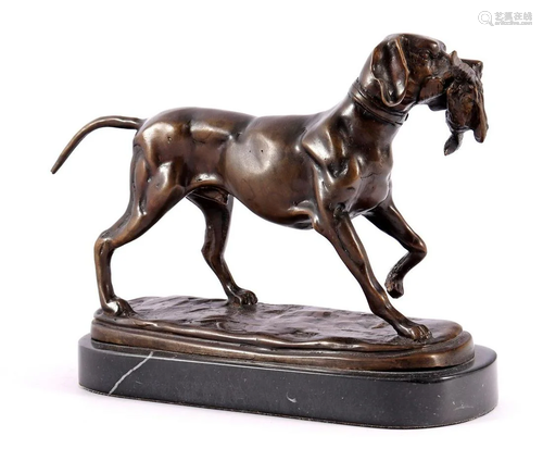 Bronze statue of a hunting dog with pheasant