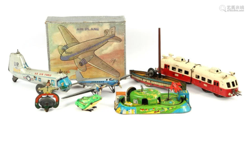 Lot mainly tin toys b.u. DC 3 plane