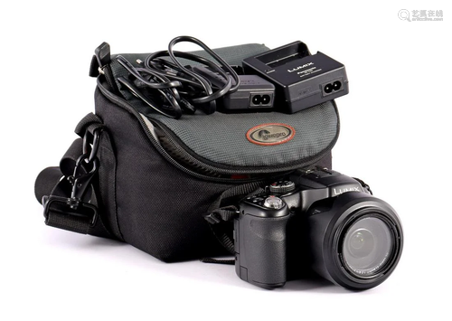 Lumix Panasonic DMC FZ200 digital camera with bag and