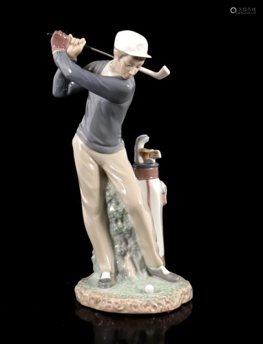 Lladro porcelain statue of a golfer, model 4824