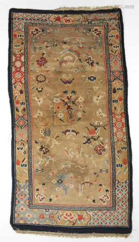 Arte Cinese A Chinese carpet decorated with geometric