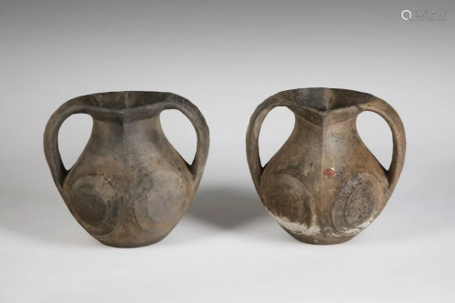 Arte Cinese Two black pottery lifan amphorasChina, Han
