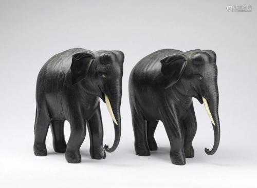 Naturalia A pair of ebony elephant shaped bookends