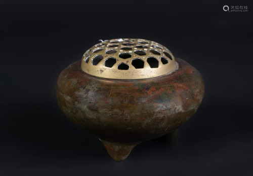 ARTE GIAPPONESE A small tripod bronze censer with