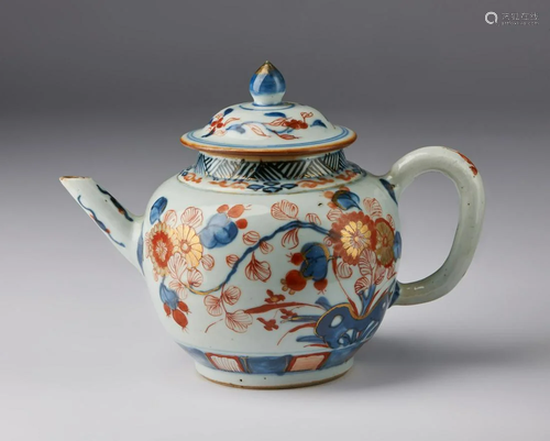 Arte Cinese An Imari teapotChina, 18th century .