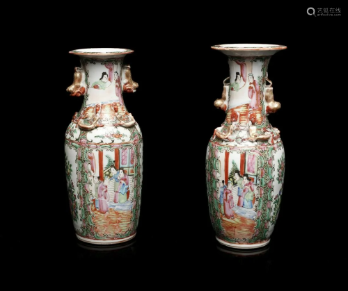 Arte Cinese Two Canton porcelain vases China, 19th
