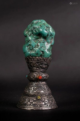 Arte Himalayana A turquoise stone mounted on a silver