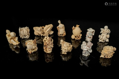 ARTE GIAPPONESE A group of twelve finely carved ivory