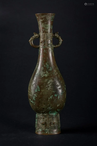 Arte Cinese An archaic style bronze vase China or