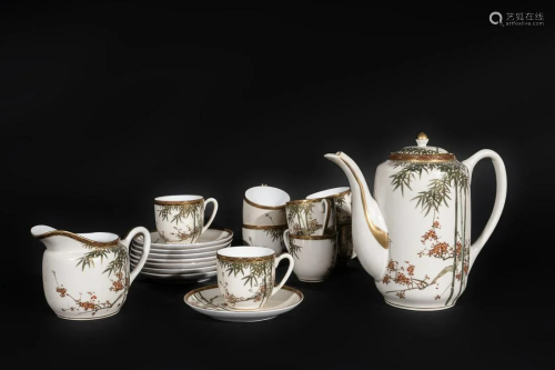 ARTE GIAPPONESE An eight cover white porcelain coffee