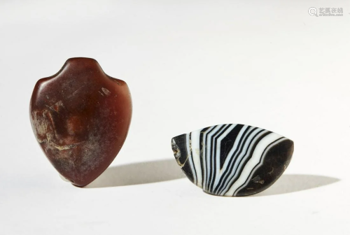 Arte Himalayana An agate and a red carnelian pendents