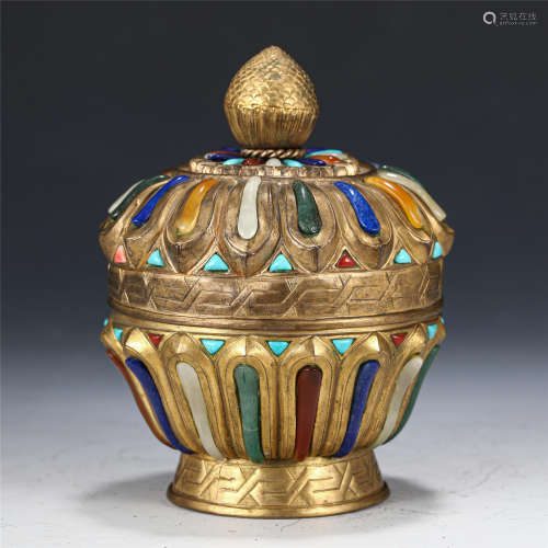 A CHINESE GEMS INLAIDED GILT BRONZE BOX WITH COVER