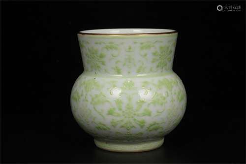 A Chinese Porcelain Pot