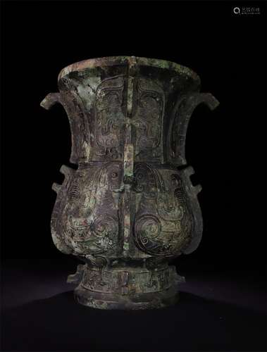 A Chinese Bronze Container