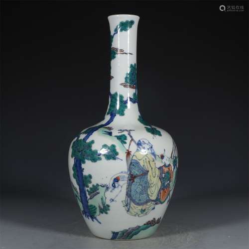 A Chinese Wu-Cai Glazed Porcelain Vase