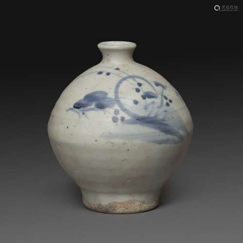 小花瓶白釉瓷胎，装在小跟上，伸入小颈部，外壁以蓝色植物茎装饰。韩国，朝鲜时期，17-18世纪。青瓷瓷瓶，韩国，朝鲜时期，17-18世纪。顶部：10.5厘米(4 1/8英寸)