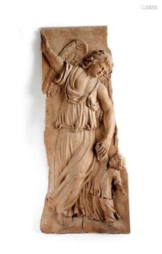 一幅大概18世纪早期的法国雕刻胡桃木雕花板，描绘天使加百列和一个小男孩 97.7 x 42cm