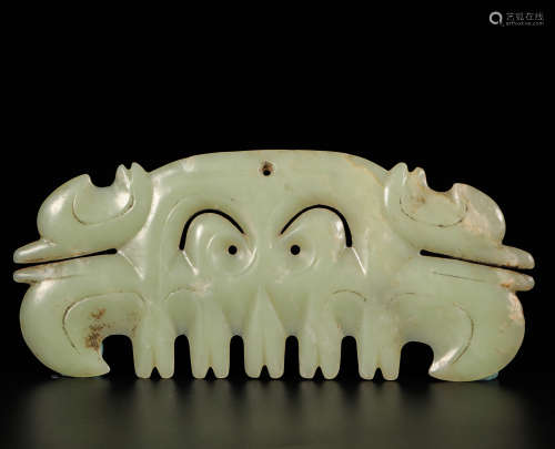 Yellow jade pendant with cloud shape from Hong Shan Culture紅山文化黄玉勾雲佩