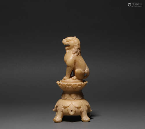 White jade censer with lion shape from Han唐代漢白玉獅首熏爐