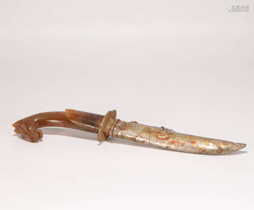 knife with horse form handgrip from Liao遼代馬首匕首