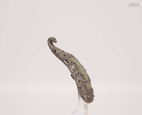 Silver belt hook with jade engraved from Han汉代銀質镶玉代钩