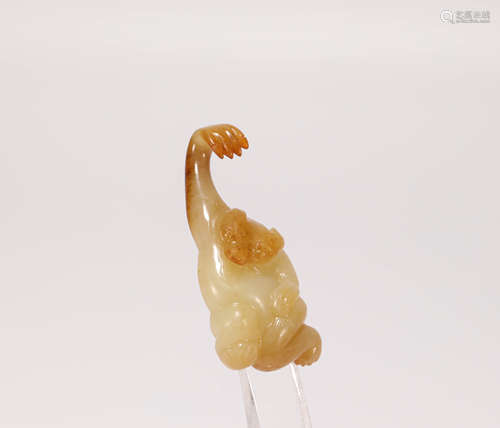 Hetian jade hook belt in bear form from Han漢代和田玉熊代鉤