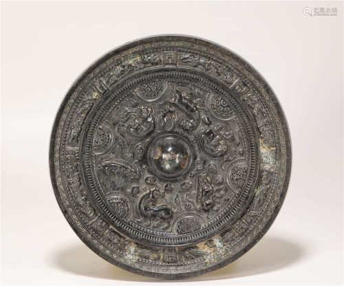 Bronze mirror with carved beasts from Han漢代青銅兽纹铜镜