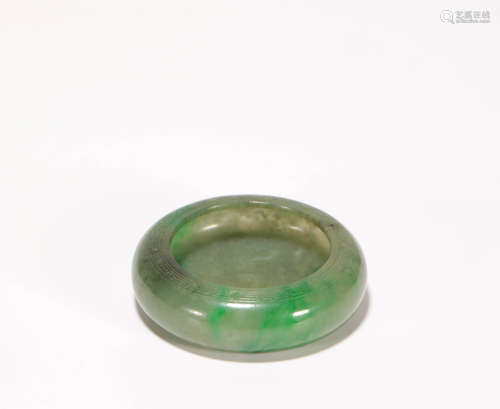 Green jade mug from Qing清代翡翠水盂