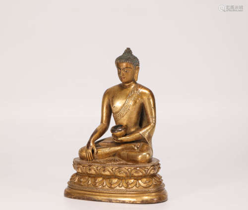 Copper and gilding medicine buddha sculpture from Qing清代銅鎏金藥師佛