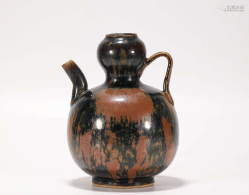 Black glazed fambe vase from Song宋代黑釉窯變執壺
