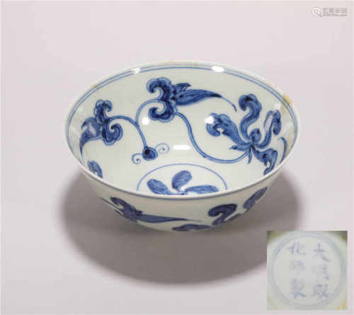 Blue and white ceramic bowl from Ming明代缠枝纹
青花碗