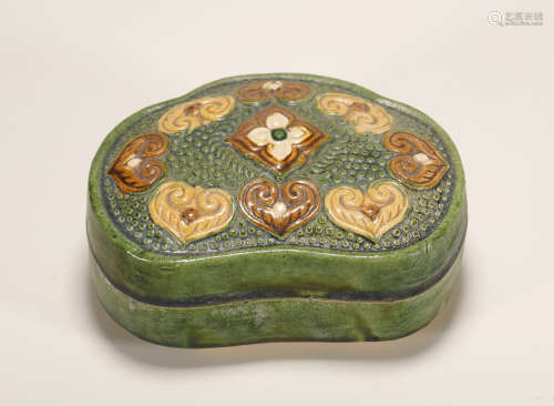 Tang Dynasty - Sancai Ruyi Pattern Box