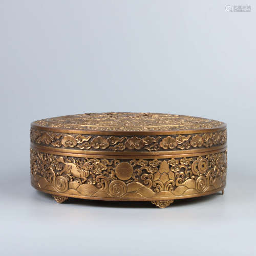 A GILT-BRONZE DRAGON PATTERN BOX WITH COVER
