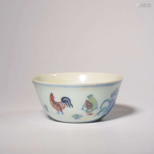 A DOUCAI ROOSTER PAINTED PORCELAIN CUP