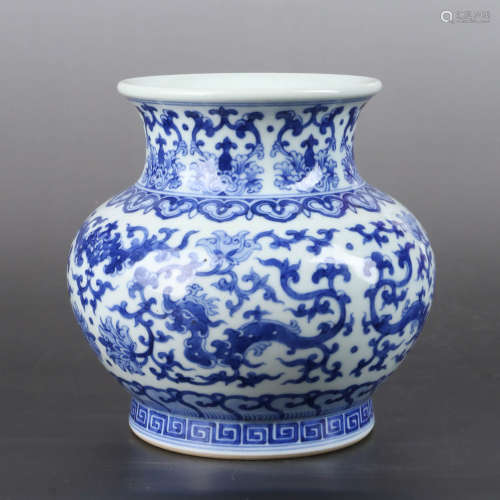 A BLUE AND WHITE PHOENIX PATTERN PORCELAIN SPITTOON