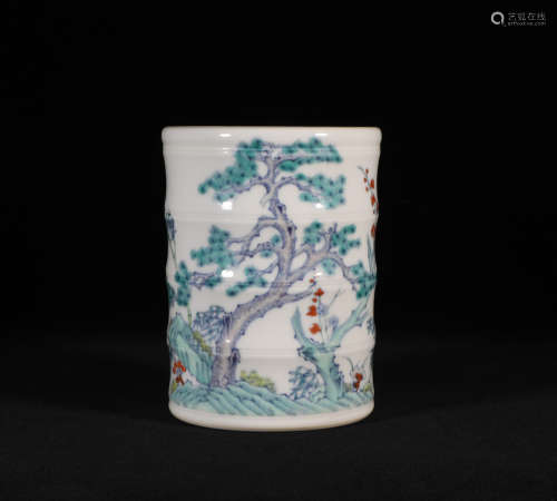 Doucai Brushpot Qianlong Style