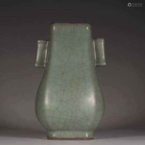 Guan Crackle Arrow Vase Song Style