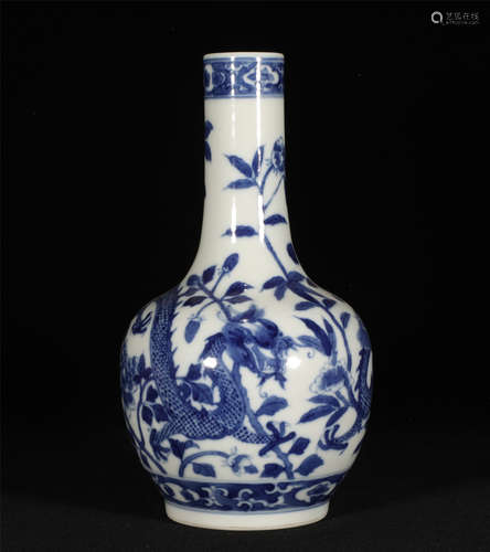 Blue and White Vase Gunagxu Style