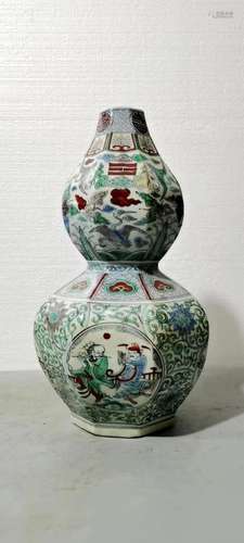 Famille Verte Douce Gourd Shaped Vase Jiajing Style