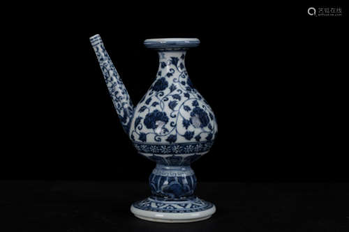 XuanDe Styale white and Blue Kiln Holding Ornament from Ming