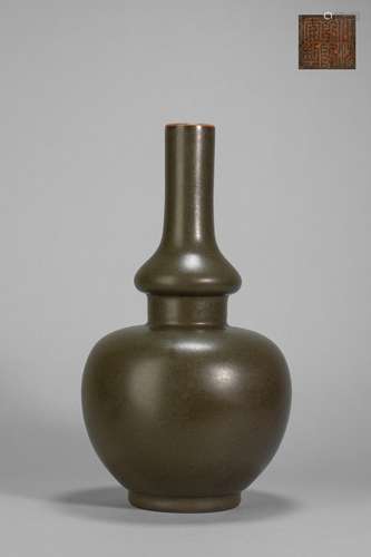 QianLong Tea Leaf Grain Vase from Qing