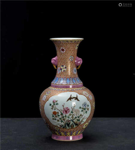 Full grain Flower and Bird Two Ear Vase from Qing
